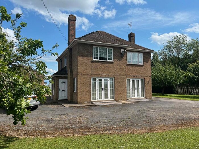 4 Bedroom Detached House For Sale In Clay Lake, Spalding, PE12