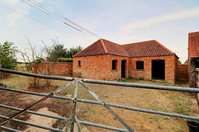 Detached House For Sale In College Road, Barrow-Upon-Humber, DN19