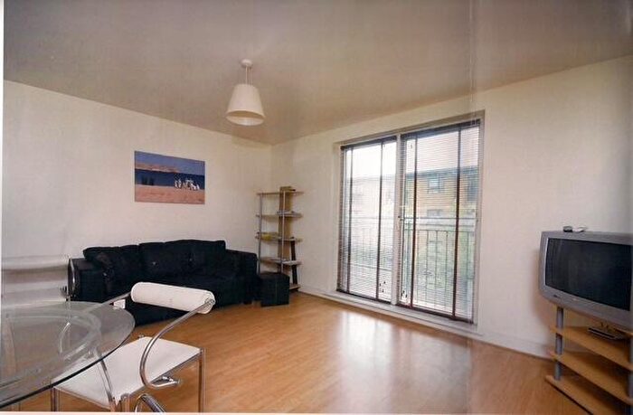 2 Bedroom Flat To Rent In Wealden House, London, E3