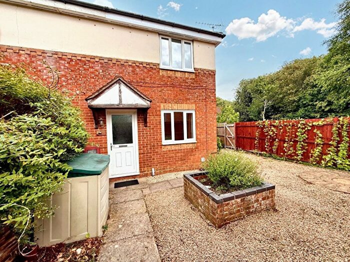 2 Bedroom Semi-Detached House For Sale In Stanley Way, Daventry, NN11