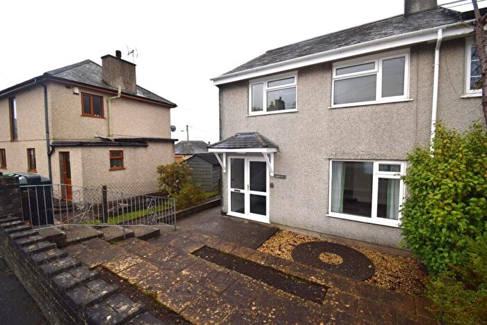 3 Bedroom House For Sale In Bro Pedr Fardd, Garndolbenmaen, LL51