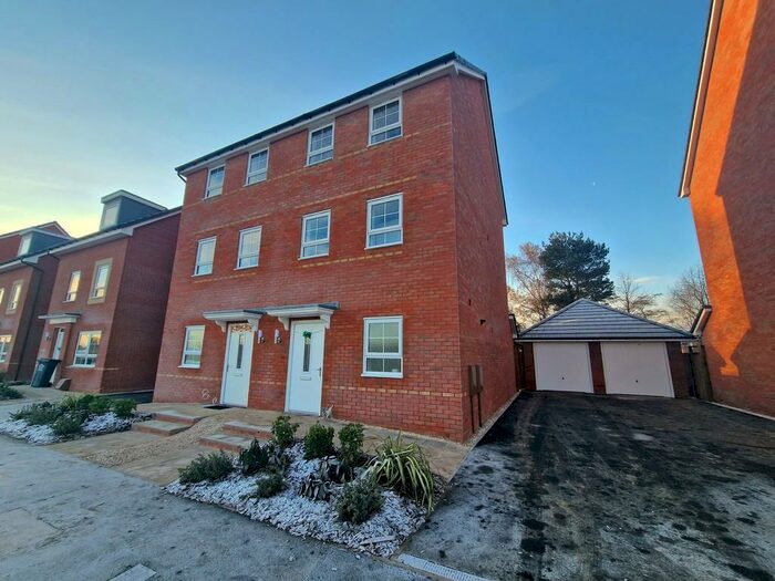 4 Bedroom Semi-Detached House To Rent In Chelwood Lane, Stadium Estate, Leicester, LE4