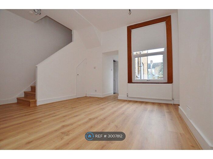 4 Bedroom Terraced House To Rent In Morley Rd (Hmo Four Sharers, London, E10