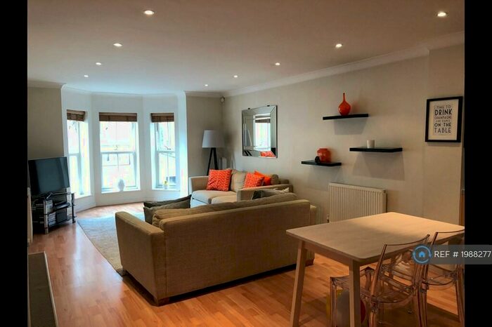 2 Bedroom Flat To Rent In Camden, London, NW1