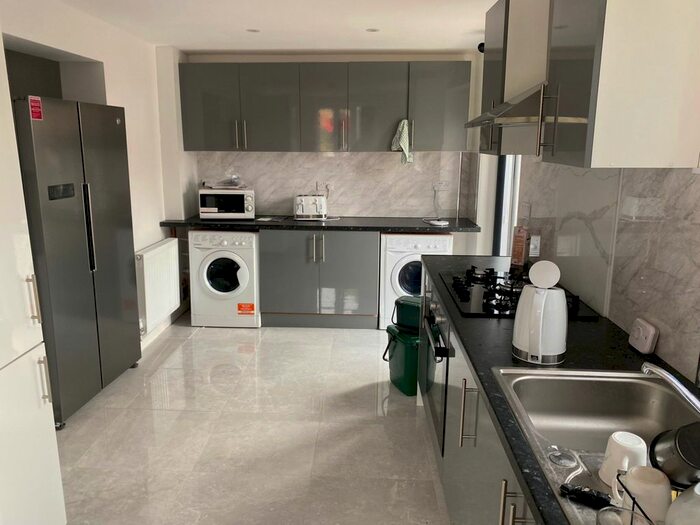 1 Bedroom Studio To Rent In Woodfield Road, Hounslow, TW4