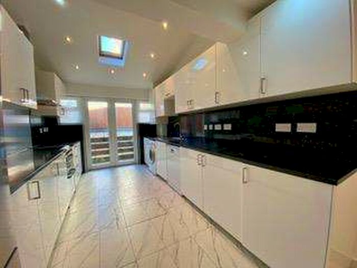 5 Bedroom House To Rent In Woodcote Avenue, London, NW7