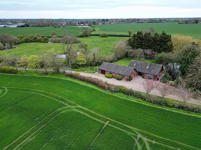 4 Bedroom Detached Bungalow To Rent In Pooh Corner, Metfield, IP20