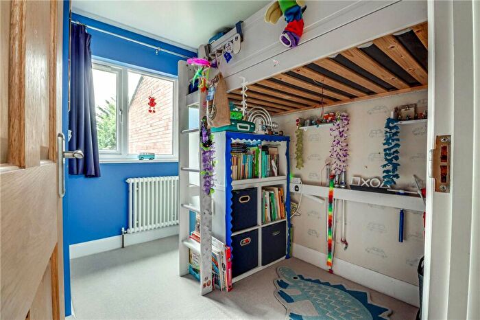 3 Bedroom End Of Terrace House For Sale In Colne Gardens, London Colney, St. Albans, Hertfordshire, AL2