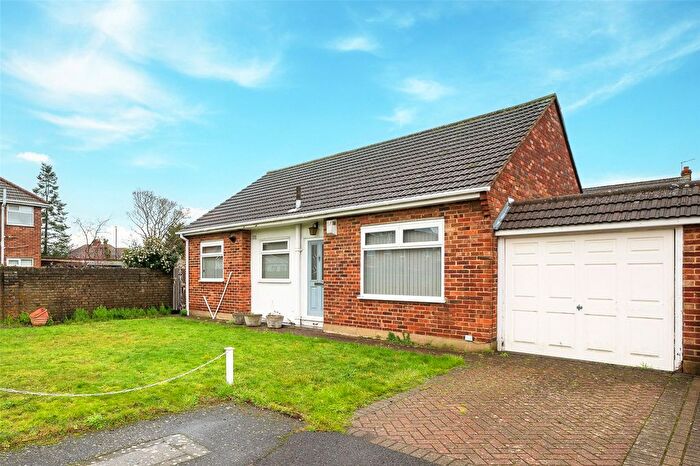 2 Bedroom Bungalow For Sale In Lane End, Bexleyheath, Kent, DA7
