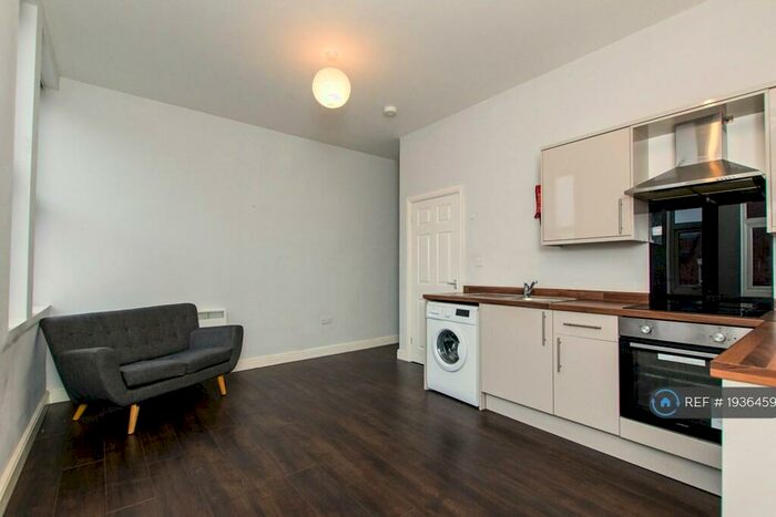 1 Bedroom Flat To Rent In Dovercastle, Nottingham, NG7