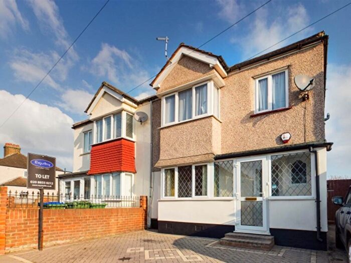 3 Bedroom Semi-Detached House To Rent In Elsa Road, Welling, DA16