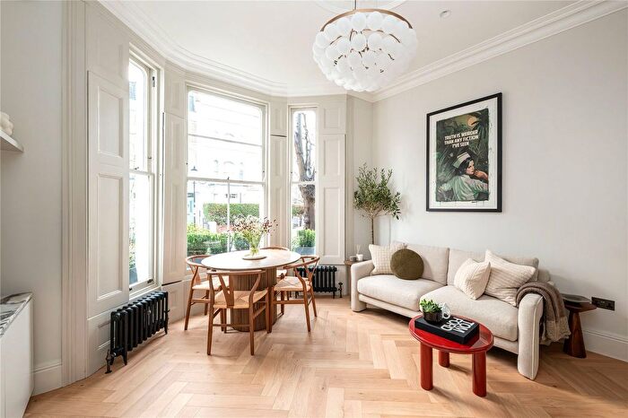 2 Bedroom Flat For Sale In St Lukes Road, Notting Hill, London, W11