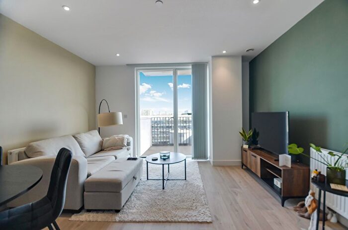1 Bedroom Flat For Sale In Sleaford Street, London, SW8