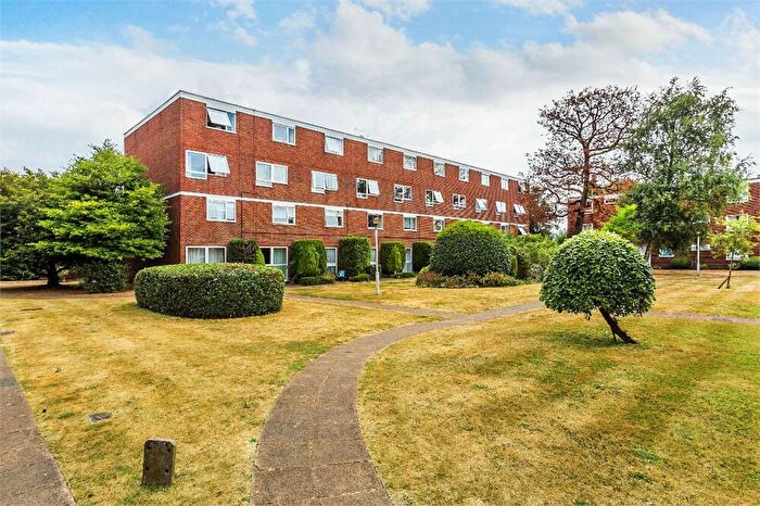 2 Bedroom Apartment To Rent In Rodwell Court, Hersham Road, Walton-On-Thames, Surrey, KT12