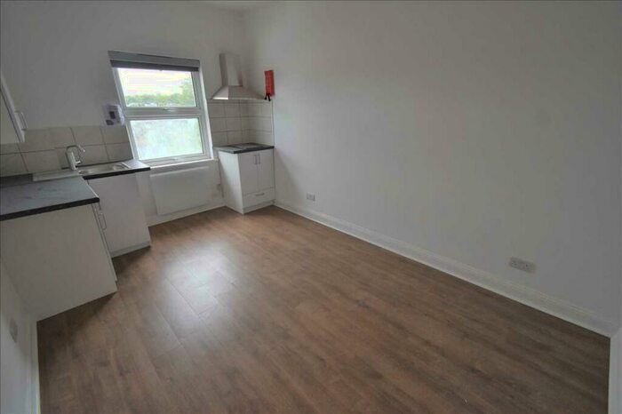 Studio To Rent In London Road, Studio C, Stone, DA9