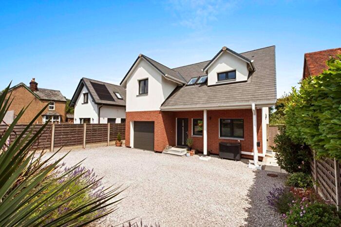 3 Bedroom Detached House For Sale In Main Road, Naphill, HP14