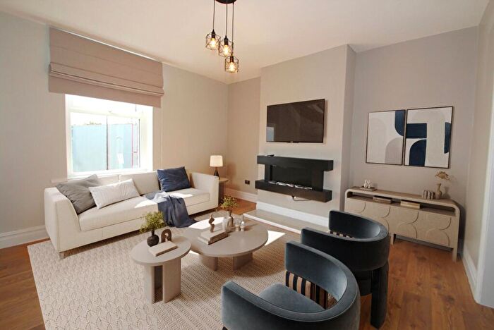 3 Bedroom Maisonette For Sale In Tynemouth Road, North Shields, NE30