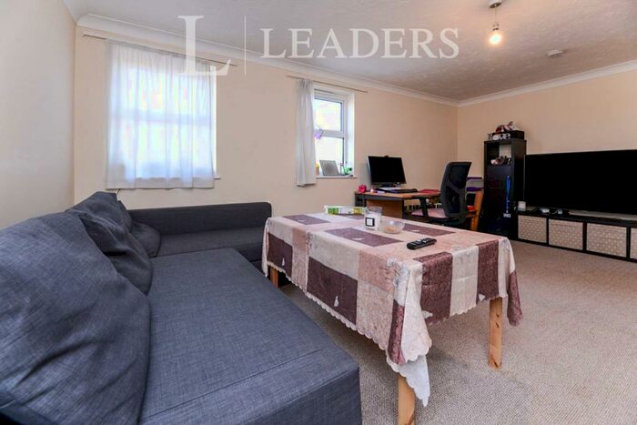 1 Bedroom Apartment To Rent In Holyoake Court, CB4