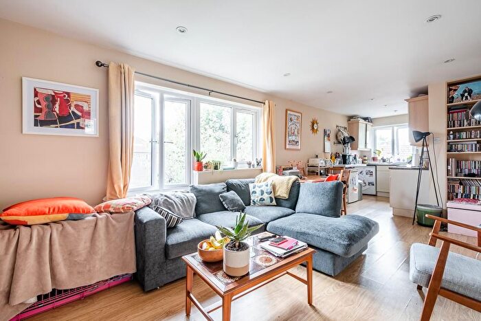 1 Bedroom Flat To Rent In Stephan Close, London, E8