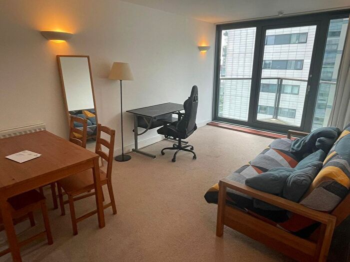 1 Bedroom Flat To Rent In Neutron Tower, Blackwall Way, East India, London, E14