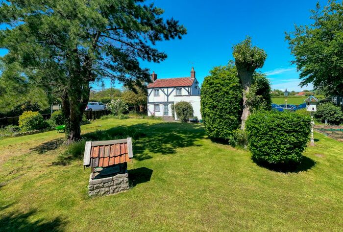 2 Bedroom Detached House For Sale In Main Road, West Huntspill, Somerset, TA9