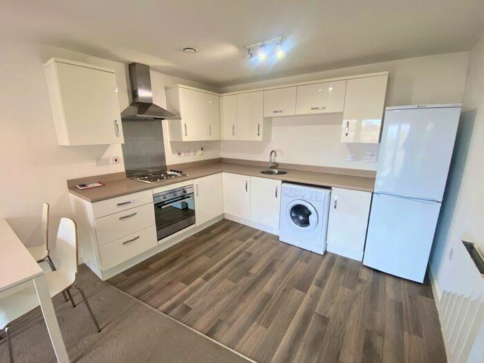 2 Bedroom Flat To Rent In Elmira Way, Salford, M5