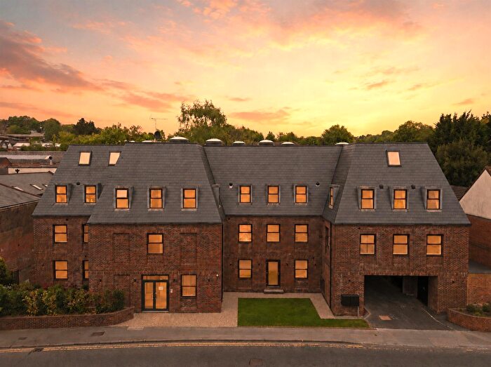 1 Bedroom Apartment To Rent In - London Road, High Wycombe, HP11