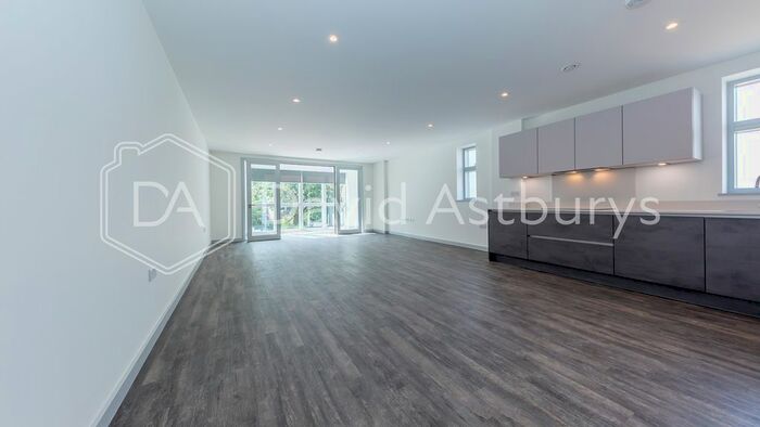 2 Bedroom Flat To Rent In Creighton Avenue, London, N10