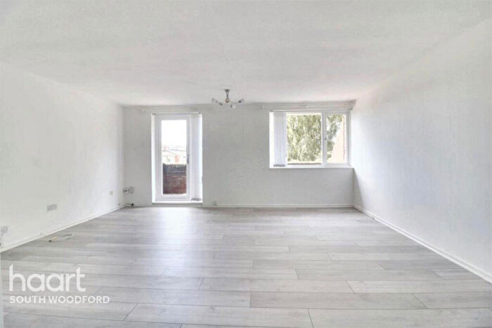 3 Bedroom Maisonette To Rent In Tamar Square, Woodford Green, IG8