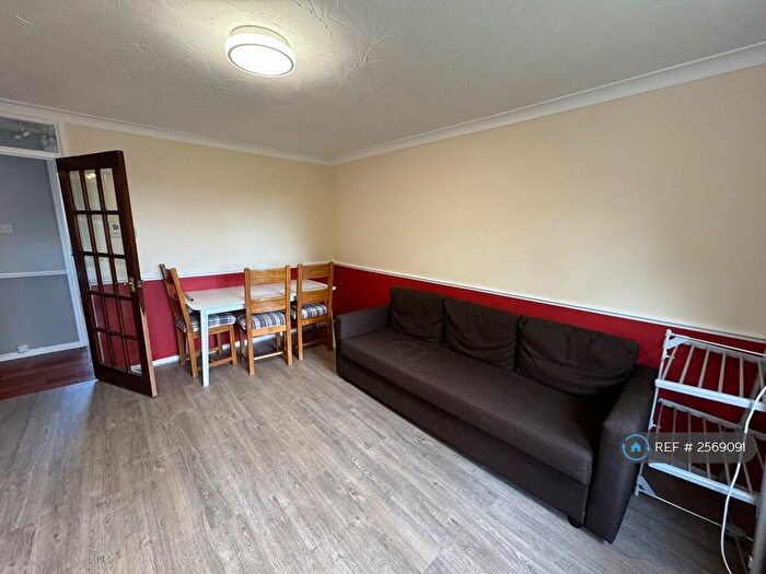 2 Bedroom Flat To Rent In Wilton Court, Glasgow, G20