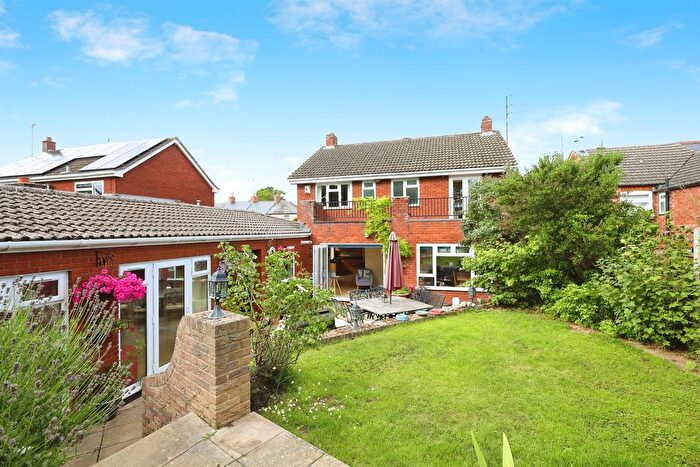 4 Bedroom Detached House For Sale In Newtown Road, Raunds, Wellingborough, NN9