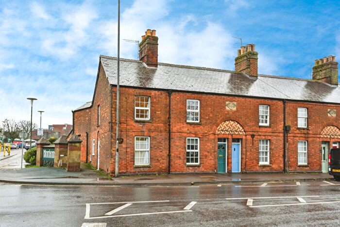 2 Bedroom End Of Terrace House For Sale In Estcourt Street, Devizes, SN10