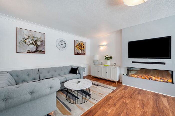 2 Bedroom Flat For Sale In Schools Hill, Cheadle, SK8