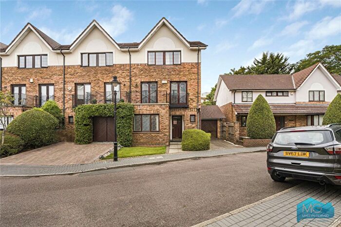 5 Bedroom End Terrace House To Rent In Hollyview Close, Hendon, London, NW4