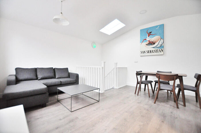 2 Bedroom Apartment To Rent In Hackney Road, London, E2