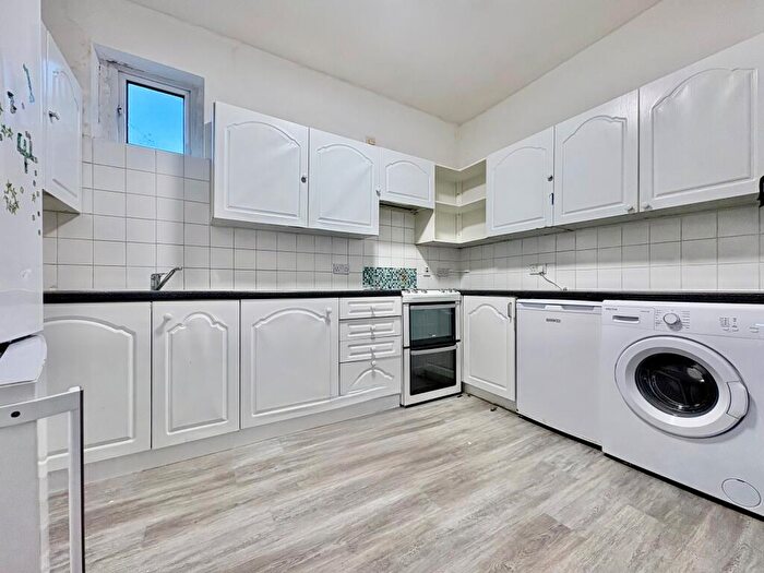 1 Bedroom Apartment To Rent In Walton Road, Hoddesdon, EN11