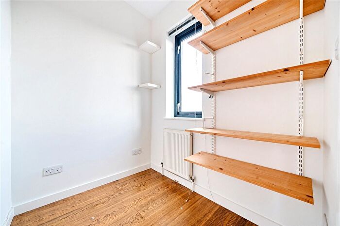 1 Bedroom Flat For Sale In Bird In Hand Mews, London, SE23