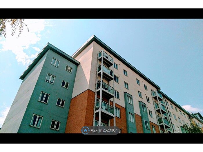 2 Bedroom Flat To Rent In Foundry Court, Slough, SL2