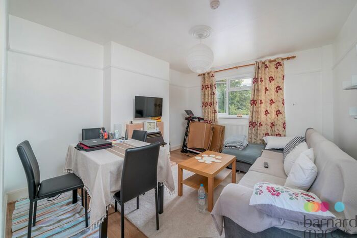 1 Bedroom Flat To Rent In Burnbrae Close, London, N12