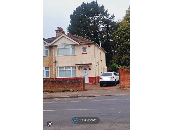 3 Bedroom Semi-Detached House To Rent In Primrose Road, Southampton, SO16
