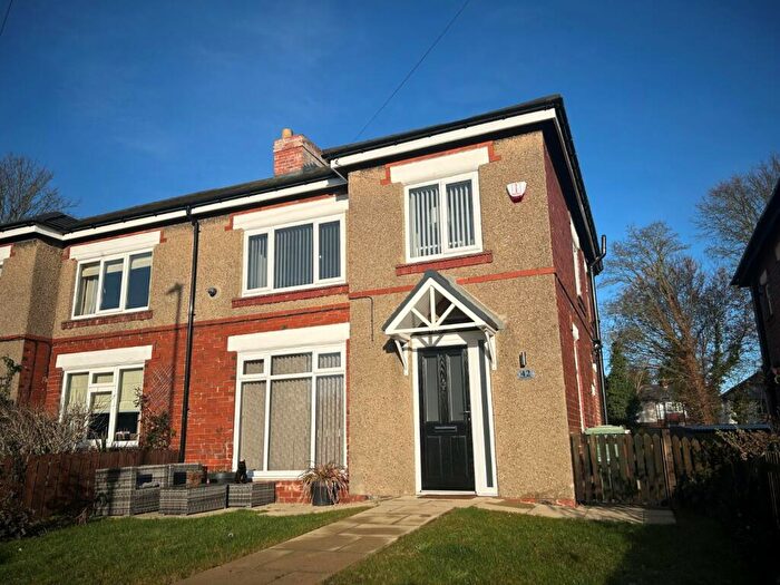 3 Bedroom Semi-Detached House To Rent In Woodhill View, Wetherby, West Yorkshire, LS22