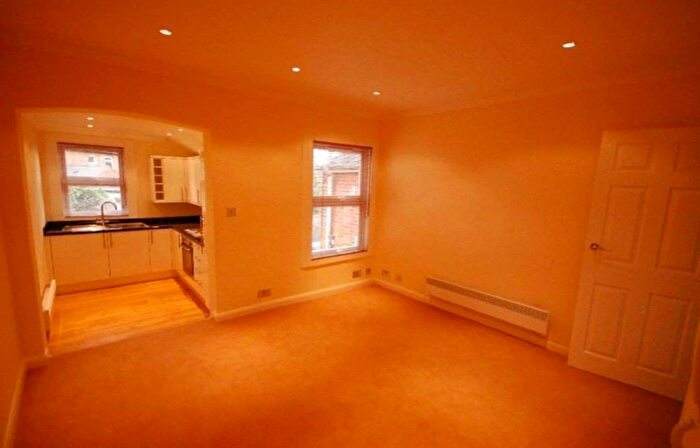 1 Bedroom Flat To Rent In Liverpool Road, Reading, RG1