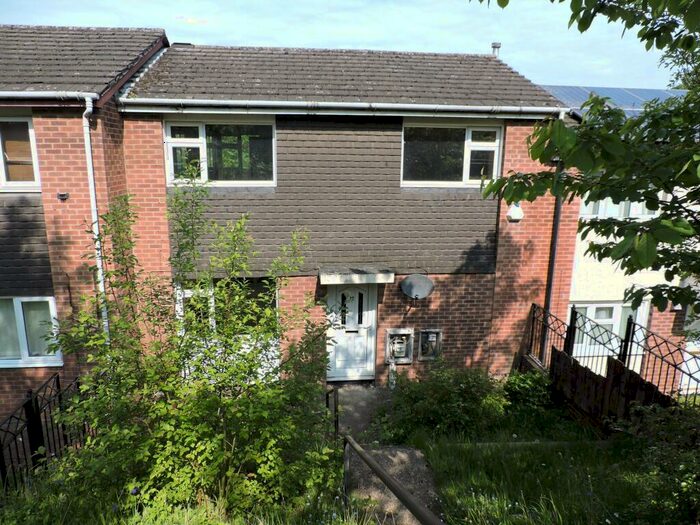 2 Bedroom Town House To Rent In Emneth Close, Nottingham, NG3