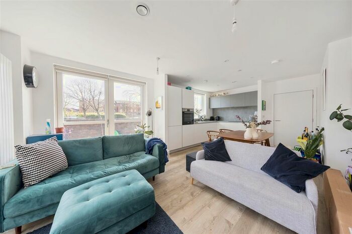 1 Bedroom Flat To Rent In South Grove, London, E17