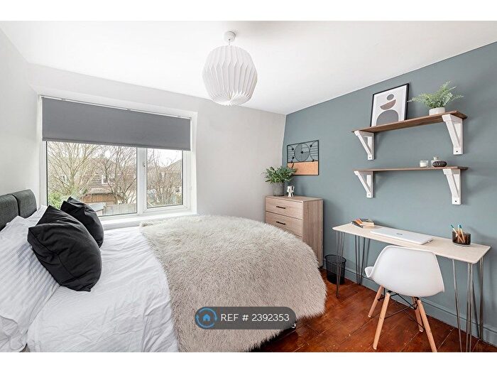 3 Bedroom Terraced House To Rent In Queens Drive, Bath, BA2