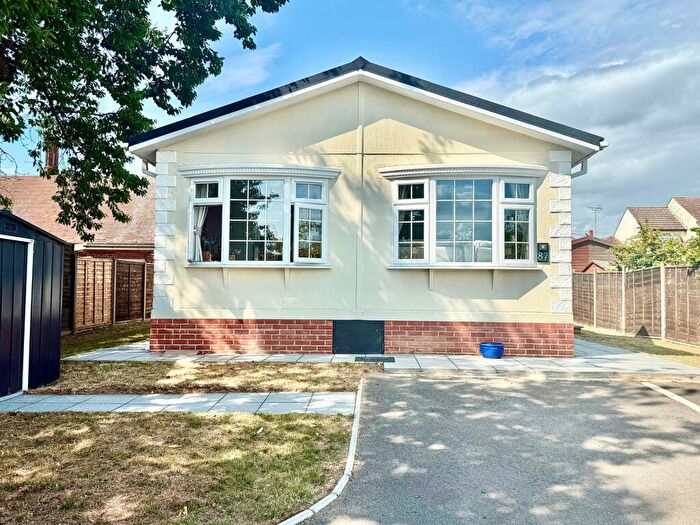 2 Bedroom Park Home For Sale In Foxhall Road, Ipswich, IP4