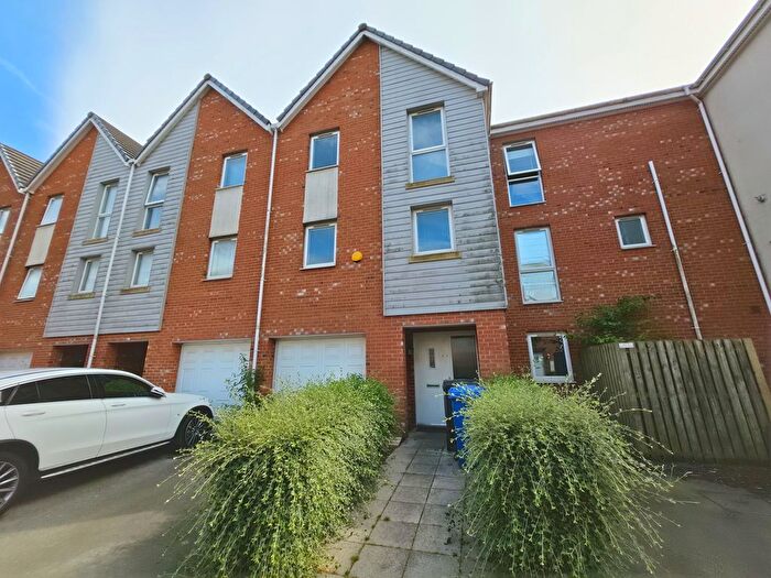 4 Bedroom Town House For Sale In Lock Keepers Way, Hanley, Stoke-On-Trent, ST1