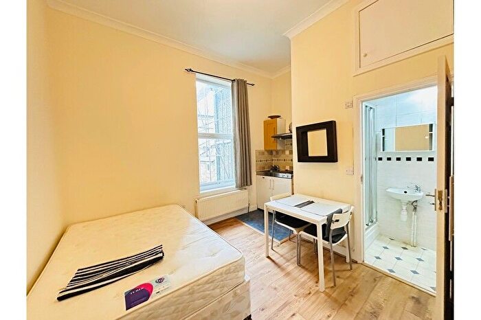 Studio To Rent In North End Road, West Kensington, London, W14
