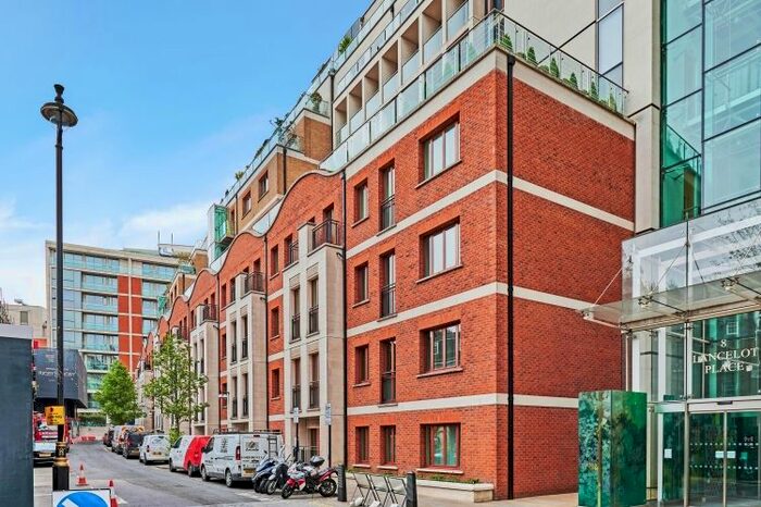 1 Bedroom Flat To Rent In Lancelot Place, London, SW7