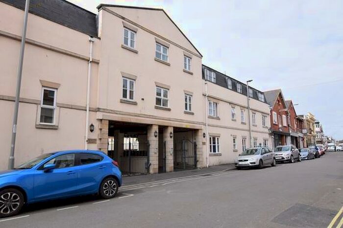 2 Bedroom Flat To Rent In Atlantic Court - Weymouth, DT4